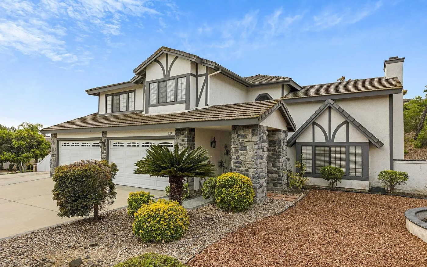 1291 Dexter Place — front facade